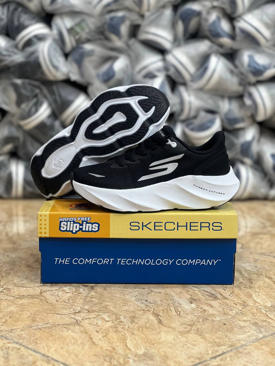 کتونی اسکیچرزSkechers Aeru Burst/ ساخت ویتنام سایز 37تا45/فروش عمده و تک /ست جذاب