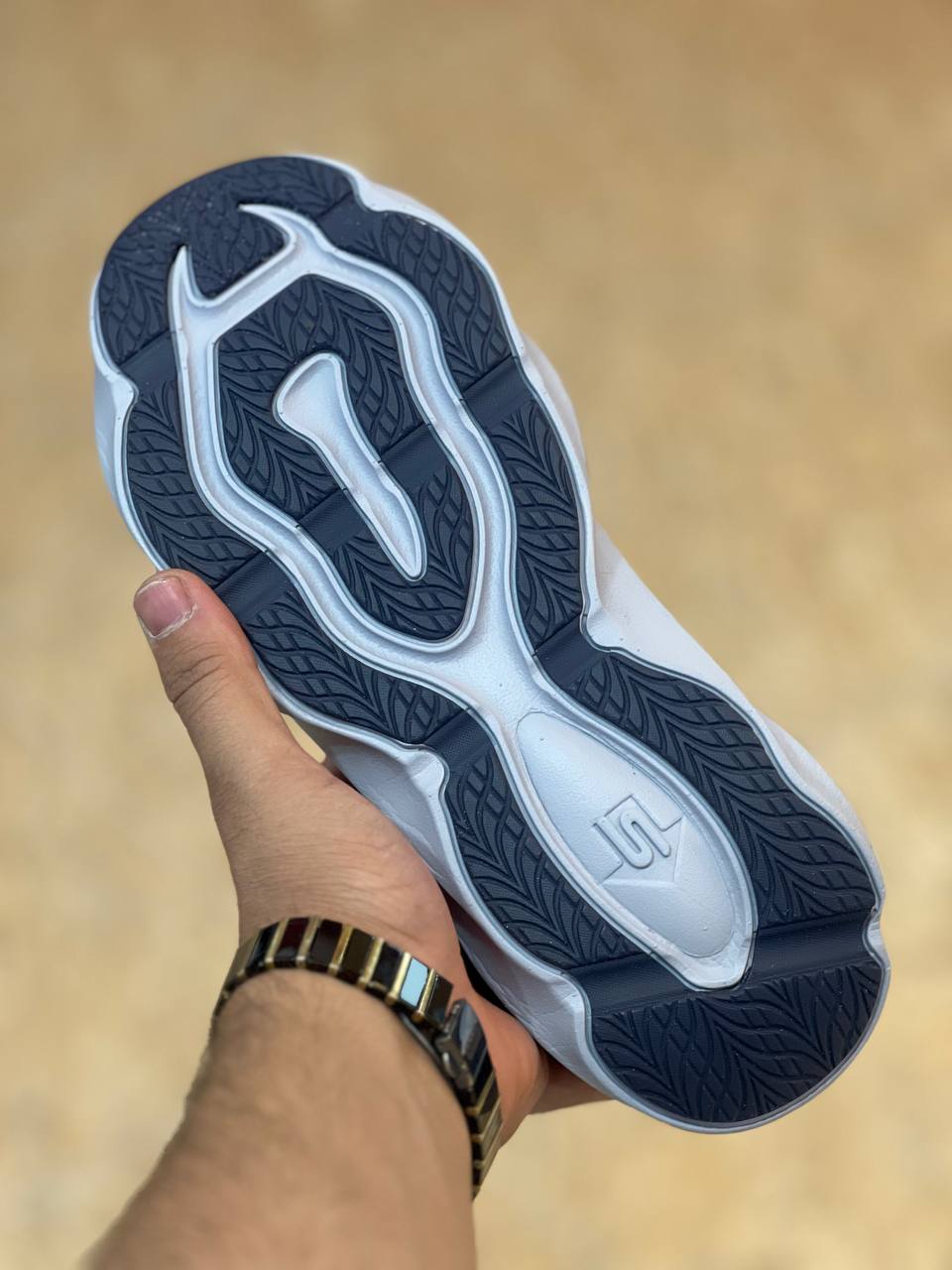 کتونی اسکیچرزSkechers Aeru Burst/ ساخت ویتنام /نرم و سبک و راحت/سایز ۴۰تا ۴۵/فروش عمده و تک