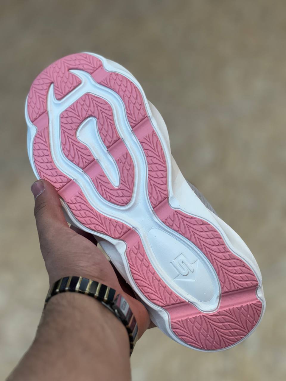 کتونی اسکیچرزSkechers Aeru Burst/ ساخت ویتنام/سبک و طبی و راحت/ سایز ۳۷تا ۴۰/فروش عمده و تک /
