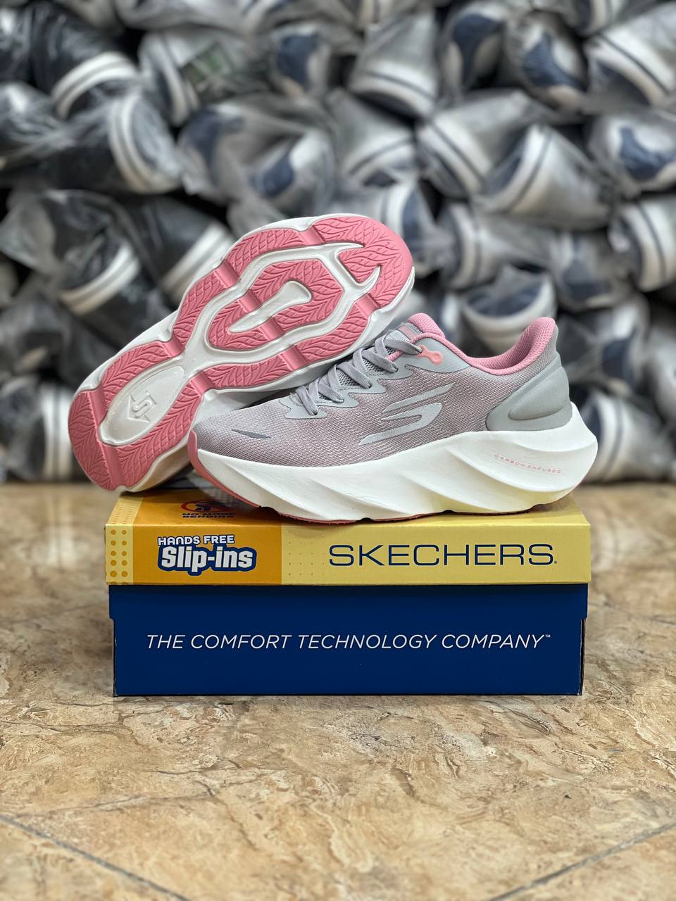 کتونی اسکیچرزSkechers Aeru Burst/ ساخت ویتنام/سبک و طبی و راحت/ سایز ۳۷تا ۴۰/فروش عمده و تک /