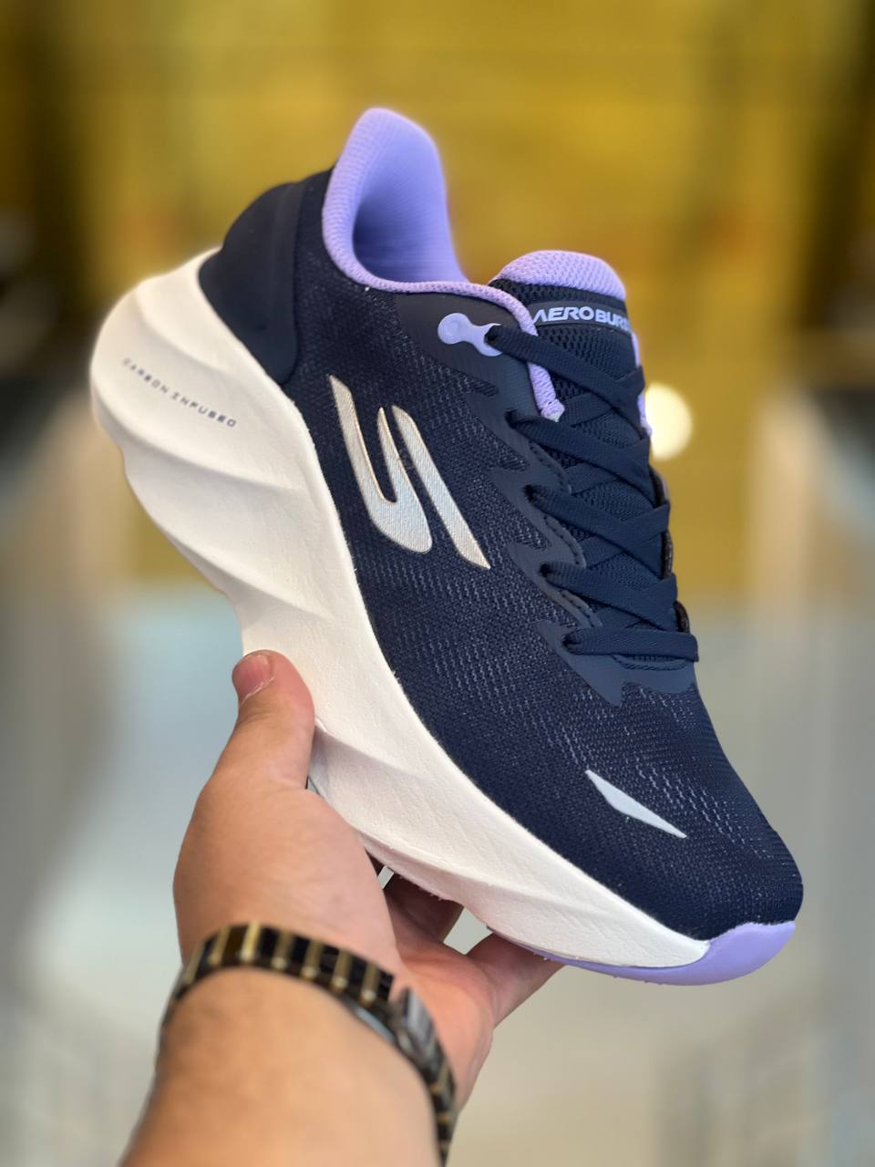 کفش اسکیچرزSkechers Aeru Burst/ ساخت ویتنام/سبک و طبی و راحت/ سایز ۳۷تا ۴۰/فروش عمده و تک /