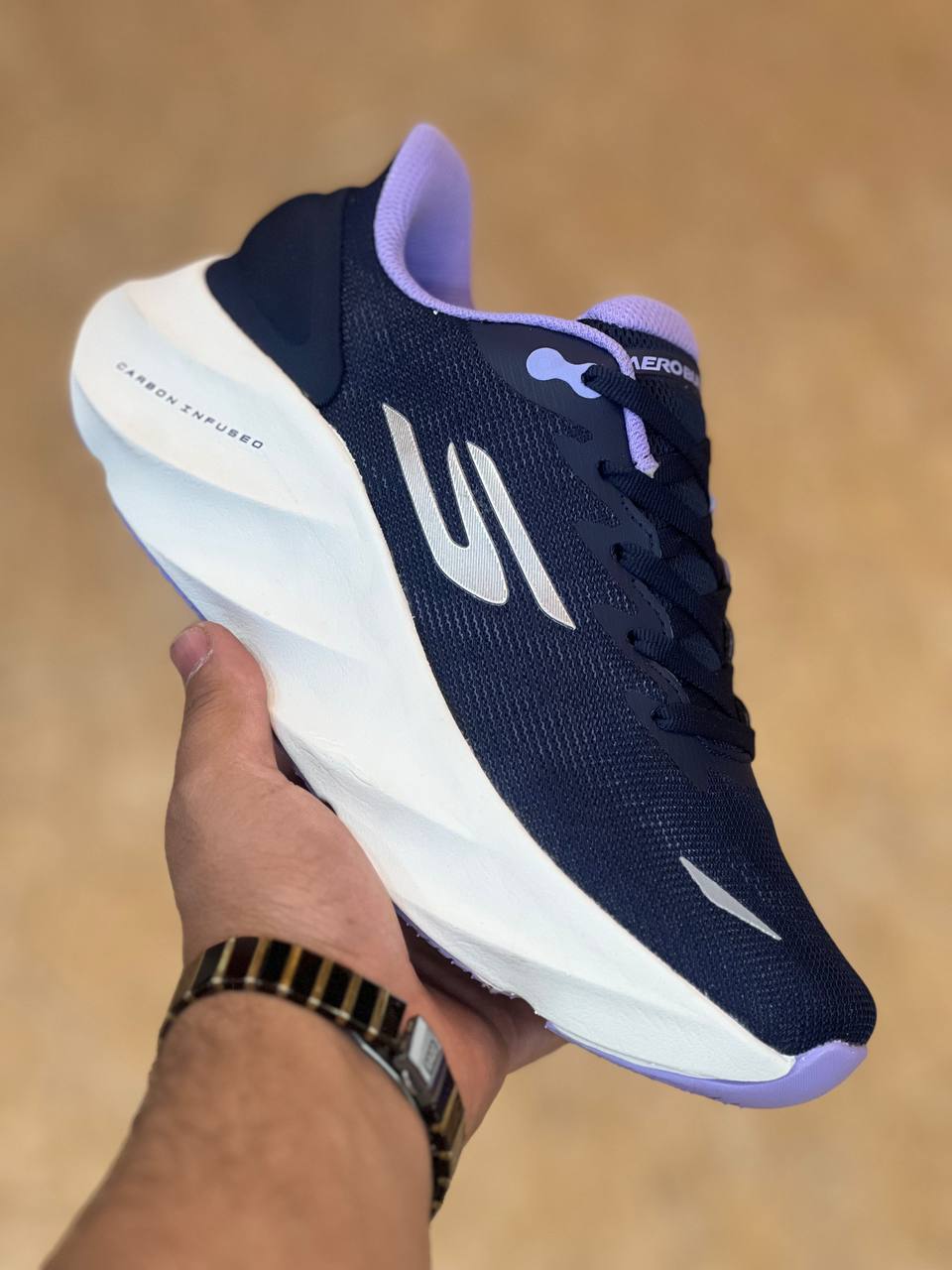 کفش اسکیچرزSkechers Aeru Burst/ ساخت ویتنام/سبک و طبی و راحت/ سایز ۳۷تا ۴۰/فروش عمده و تک /