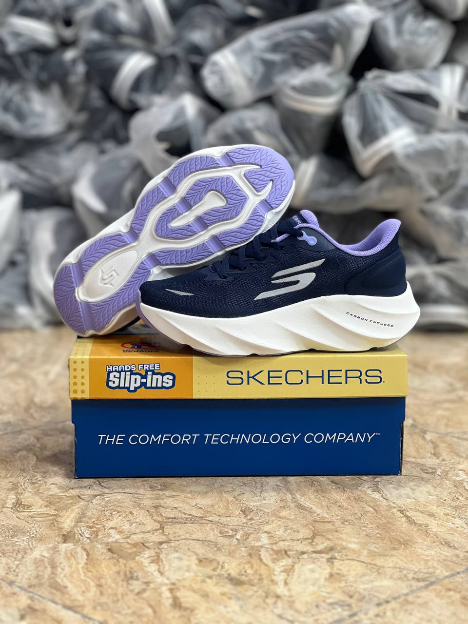 کفش اسکیچرزSkechers Aeru Burst/ ساخت ویتنام/سبک و طبی و راحت/ سایز ۳۷تا ۴۰/فروش عمده و تک /