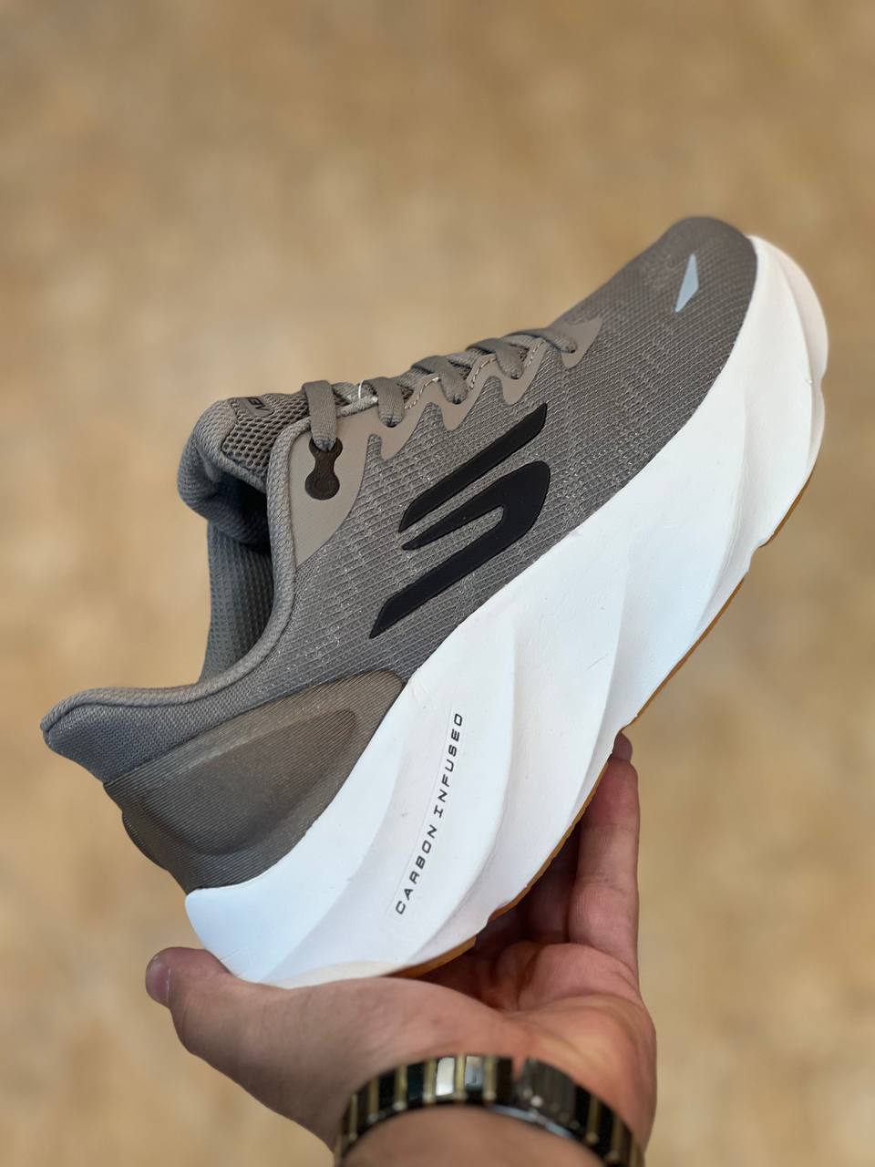 کفش اسکیچرزSkechers Aeru Burst/ ساخت ویتنام /نرم و سبک و راحت/سایز ۴۰تا ۴۵/فروش عمده و تک
