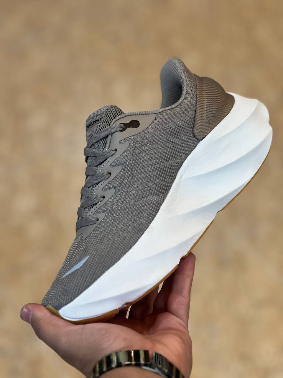 کفش اسکیچرزSkechers Aeru Burst/ ساخت ویتنام /نرم و سبک و راحت/سایز ۴۰تا ۴۵/فروش عمده و تک
