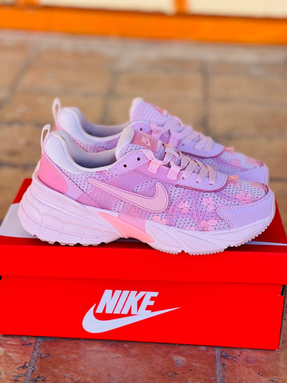 نایک وی تو کی Nike V2k