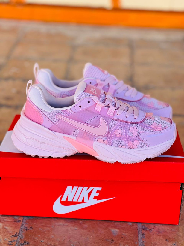 نایک وی تو کی Nike V2k
