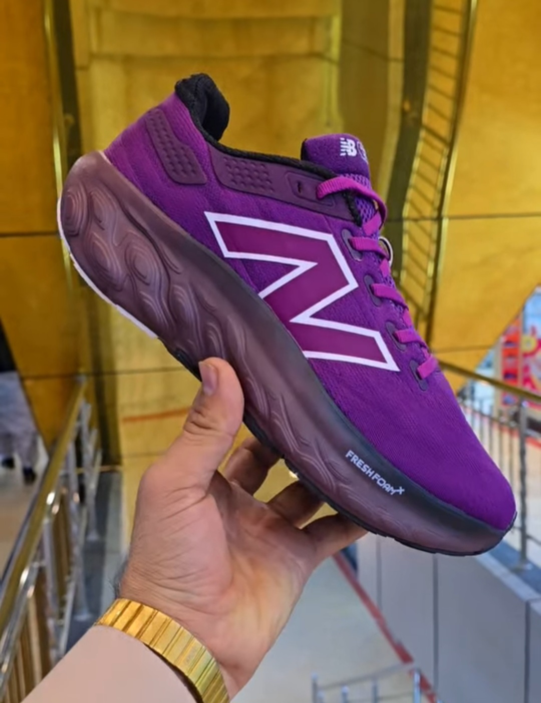 کفش ویتنامی نیوبالانس New balance Fresh Foam 1080| راحتترین کفش پیادهروی و رانینگ مسترکوالیتی ساخت ویتنام سایز ۴۰ تا ۴۵