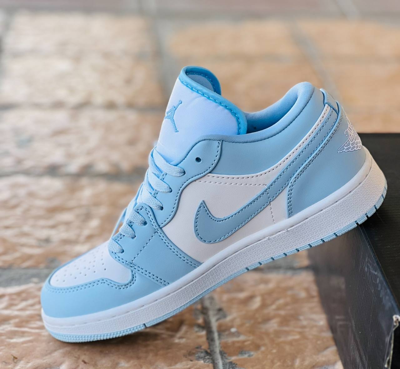 کتونی نایکی ایر جردنNike air jordan 1 مستر کوالیتی A,ساخت ویتنام سایز ۳۷ تا ۴۵ فروش عمده و تک ست جذاب