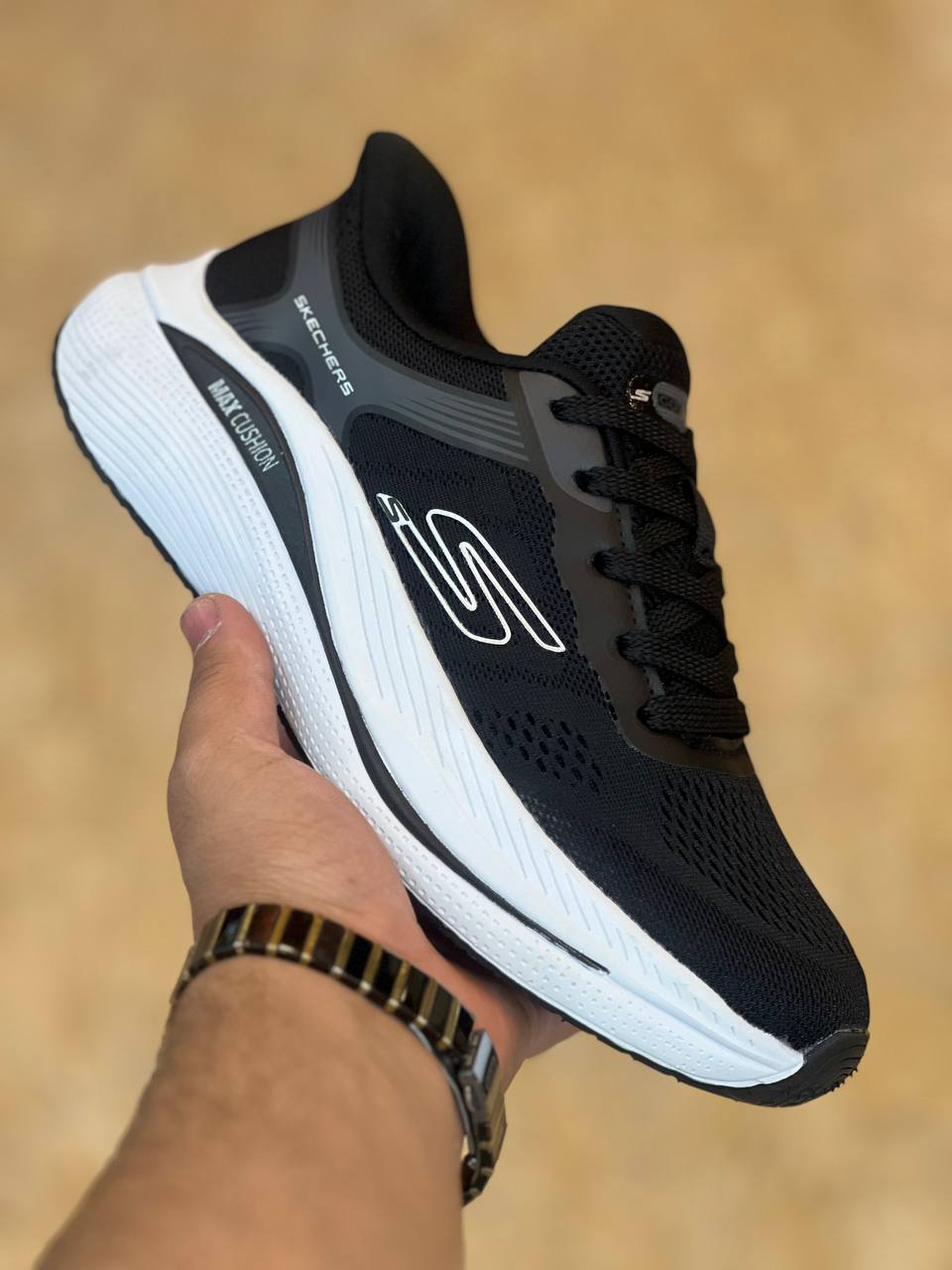 کفش اسکیچرز مکس کوشن skechers max cushioning سایز 40 تا 45 ساخت ویتنام فروش عمده و تک