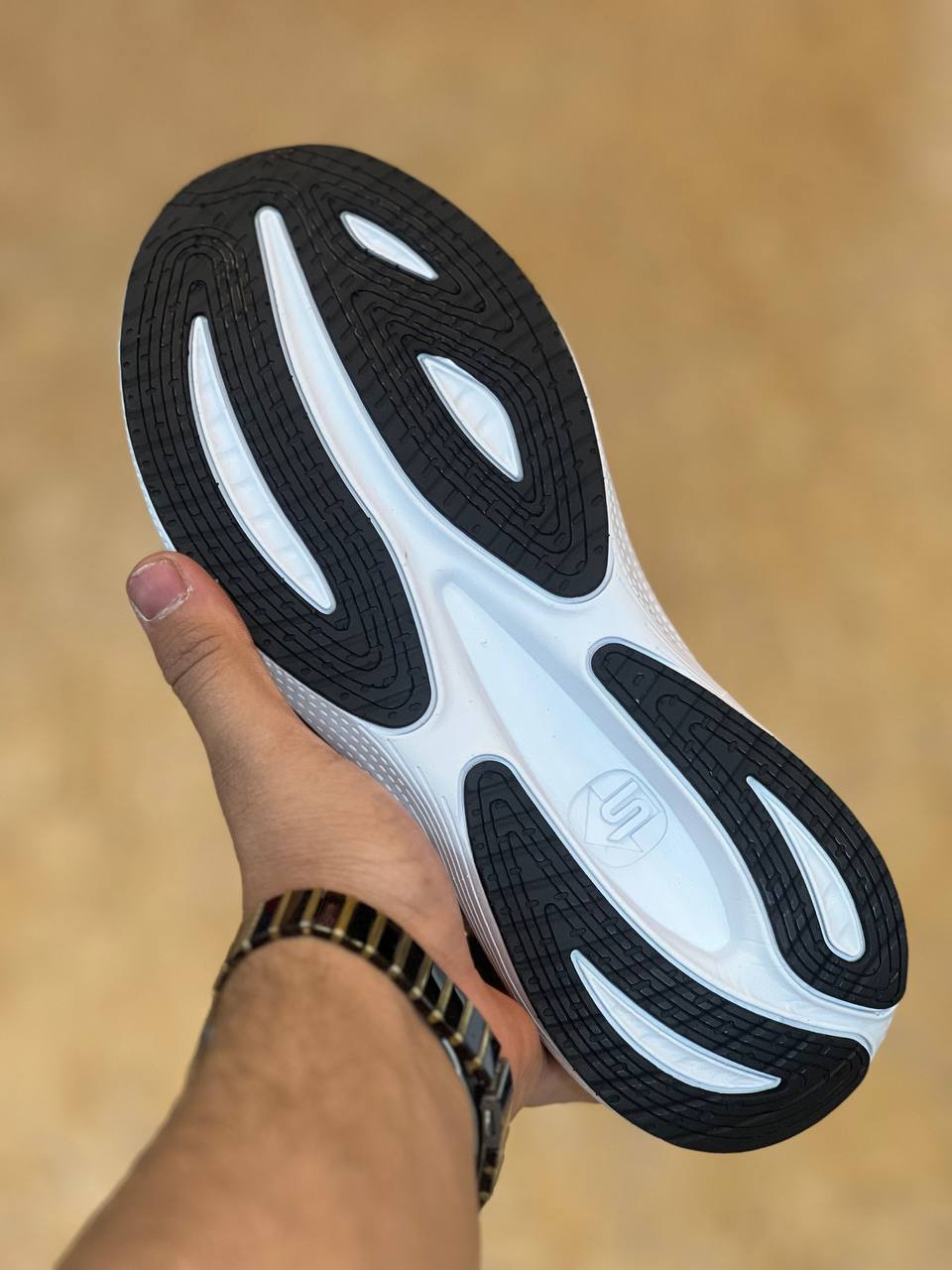 کتونی اسکیچرز مکس کوشن skechers max cushioning