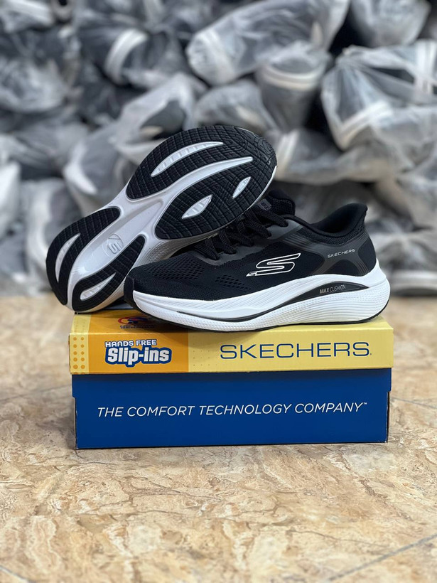 کفش اسکیچرز مکس کوشن skechers max cushioning سایز 40 تا 45 ساخت ویتنام فروش عمده و تک