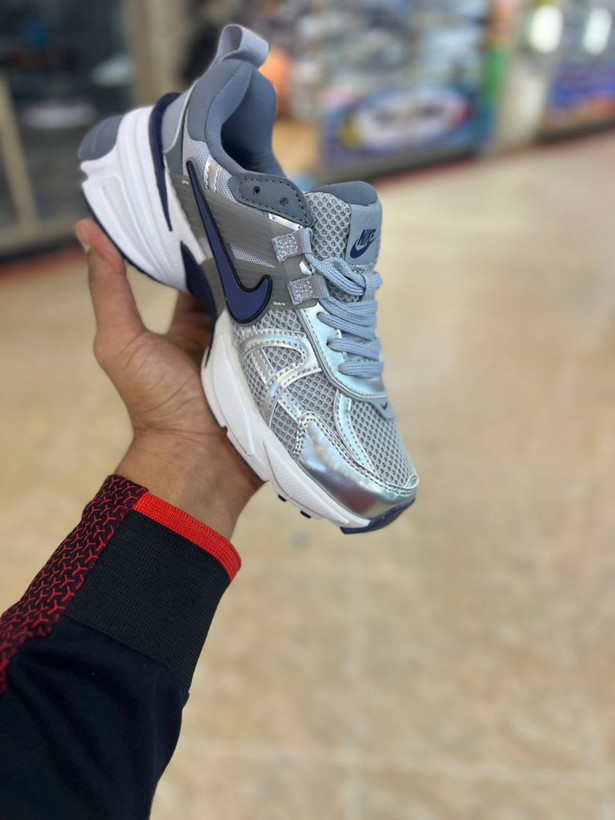 کتونی نایک وی تو کی Nike V2k Run | ساخت ویتنام | باجعبه بارکد دار سایز بندی کامل 37تا40