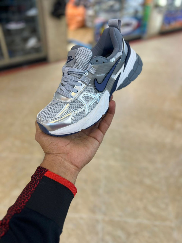 کتونی نایک وی تو کی Nike V2k Run | ساخت ویتنام | باجعبه بارکد دار سایز بندی کامل 37تا40