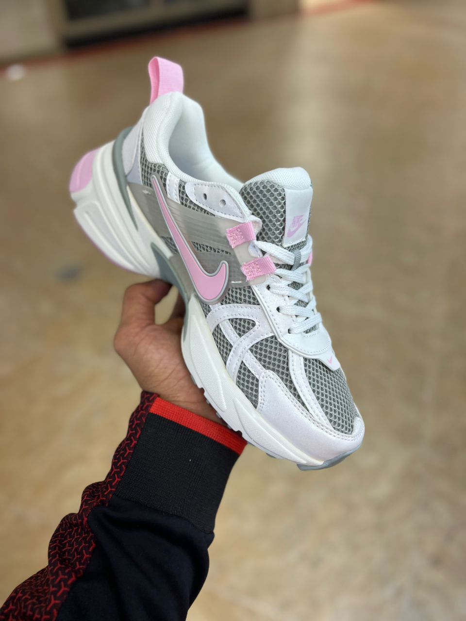کفش نایک وی تو کی Nike V2k Run | ساخت ویتنام | باجعبه بارکد دار سایز بندی کامل 37تا40