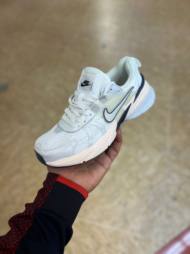 کفش ویتنامی نایک وی تو کی Nike V2k Run | ساخت ویتنام | باجعبه بارکد دار سایز بندی کامل 37تا40