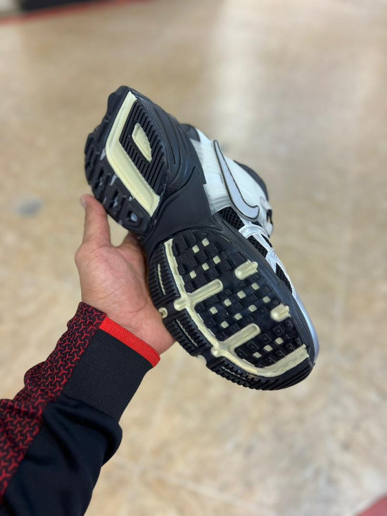 کتونی نایک وی تو کی Nike V2k Run