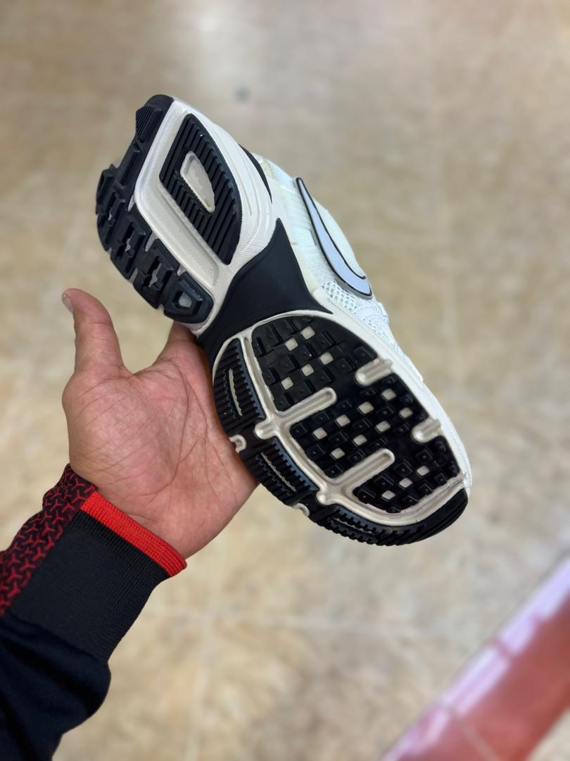 کتونی نایک وی تو کی Nike V2k Run