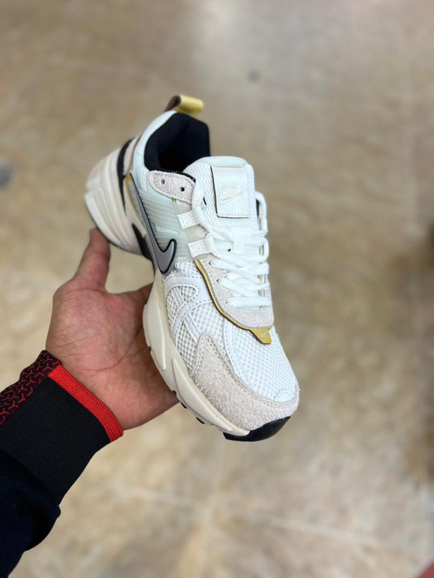 کتونی نایک وی تو کی Nike V2k Run /سایز ۳۷ تا ۴۰ساخت ویتنام | باجعبه بارکد دار