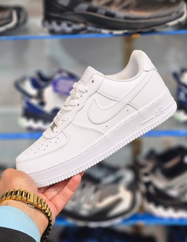 کتونی نایک ایر فورسNike Air Force ساخت ویتنام ، همراه با جعبه بار کد دار ،سایز ۴۰تا ۴۵ . پایین ترین قیمت در ایران