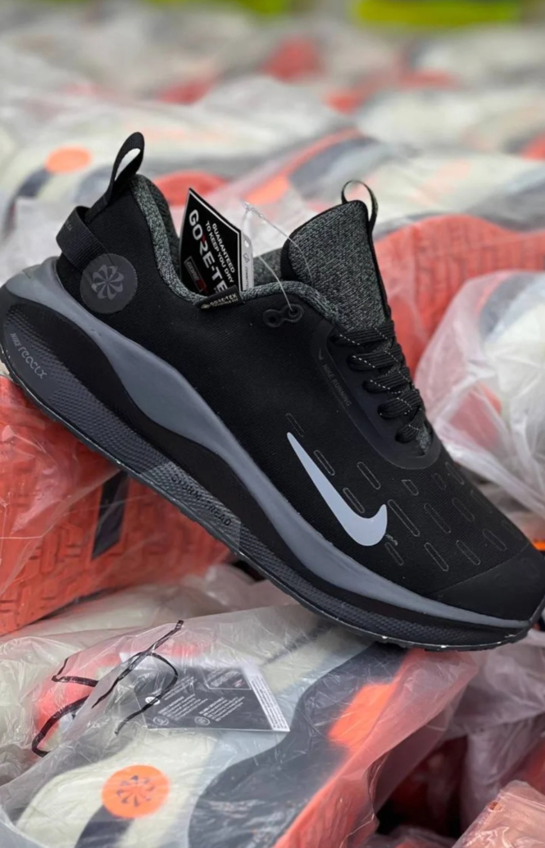 کفش نایک اینفینیتی ران ۴ گورتکس فروش بصورت عمده و تک سایز ۴۰ تا ۴۵. تضمین کالا Nike React infinity Run 4 Gore_tex