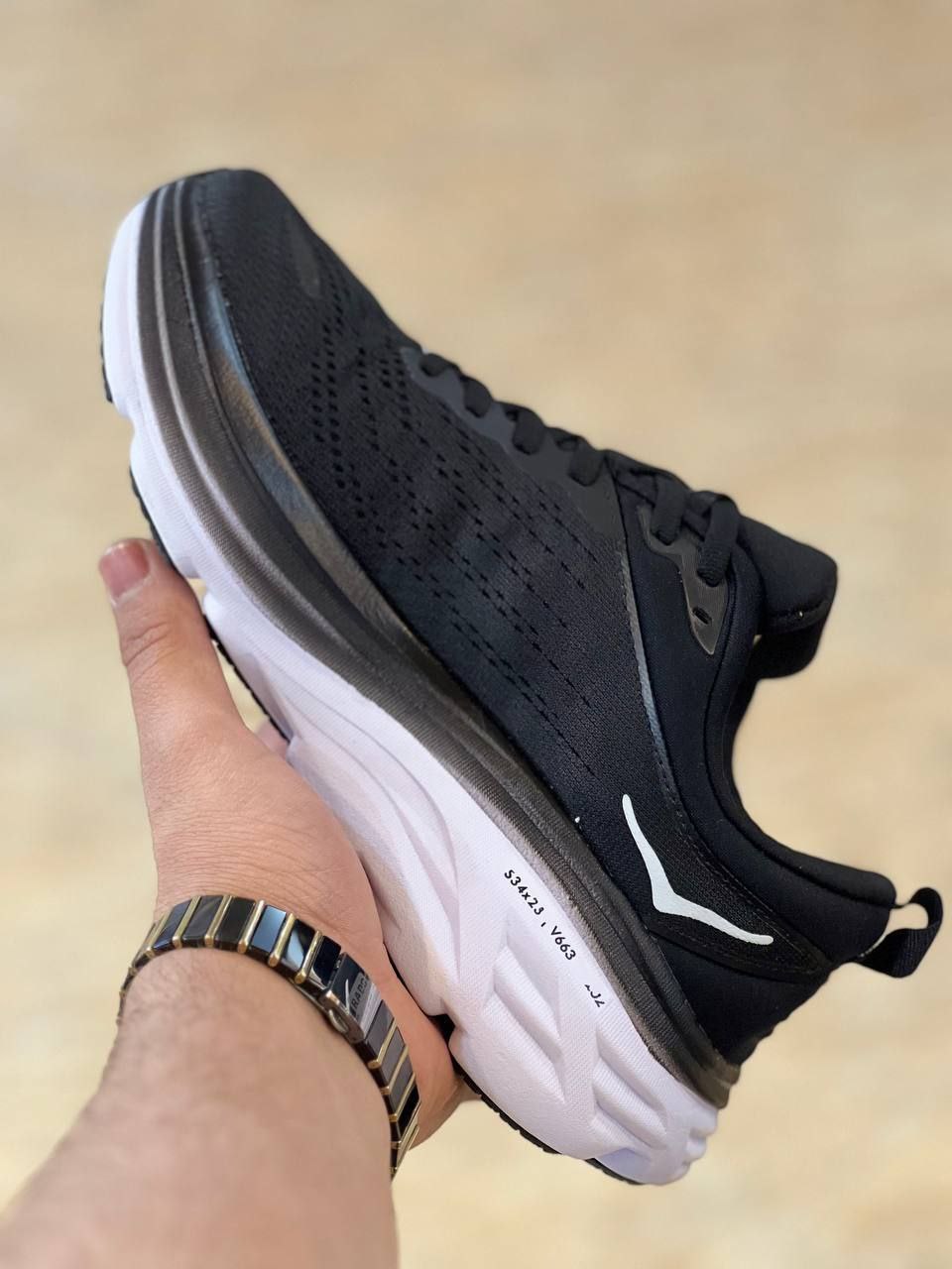 کتونی رانینگ هوکا باندی ۸ ، ساخت ویتنام ، hoka bondi 8