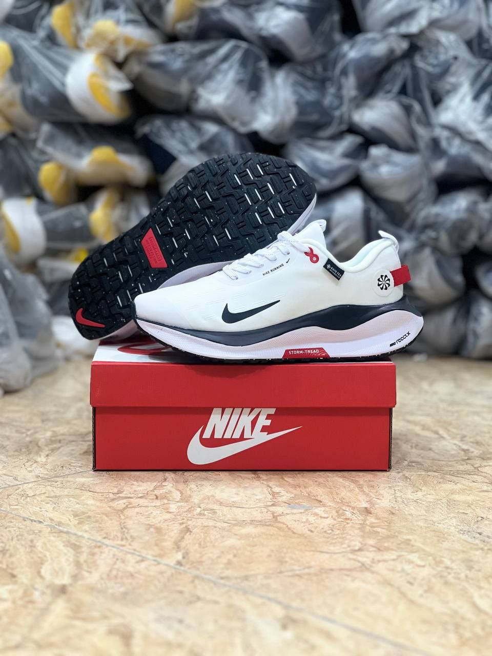 کتونی نایک اینفینیتی گورتکس Nike React infinity Run 4 Gore_tex ساخت ویتنام فروش بصورت عمده و تک سایز ۴۰ تا ۴۵