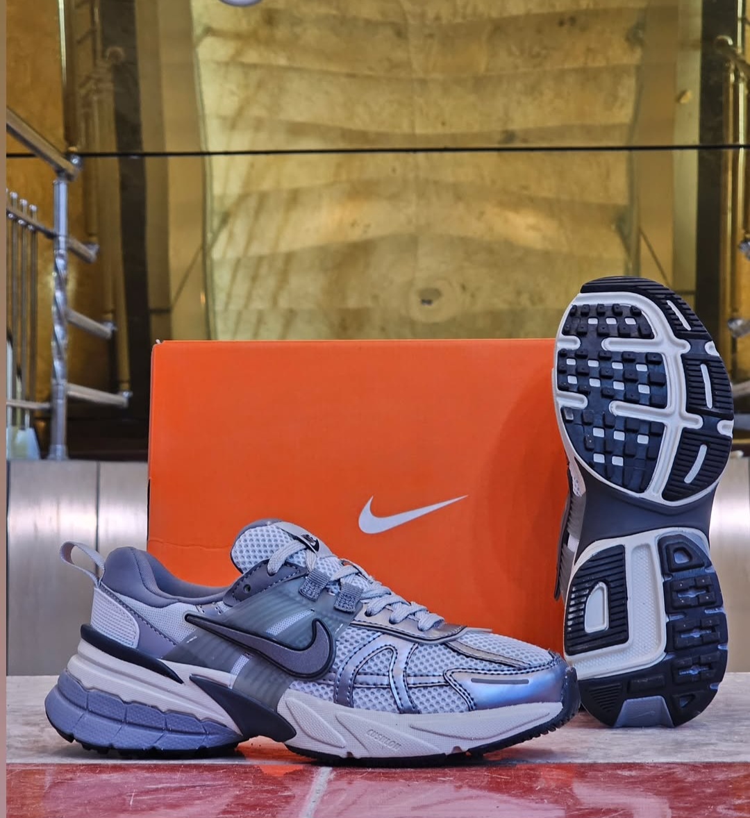 کتونی نایک وی تو کی Nike V2k Run