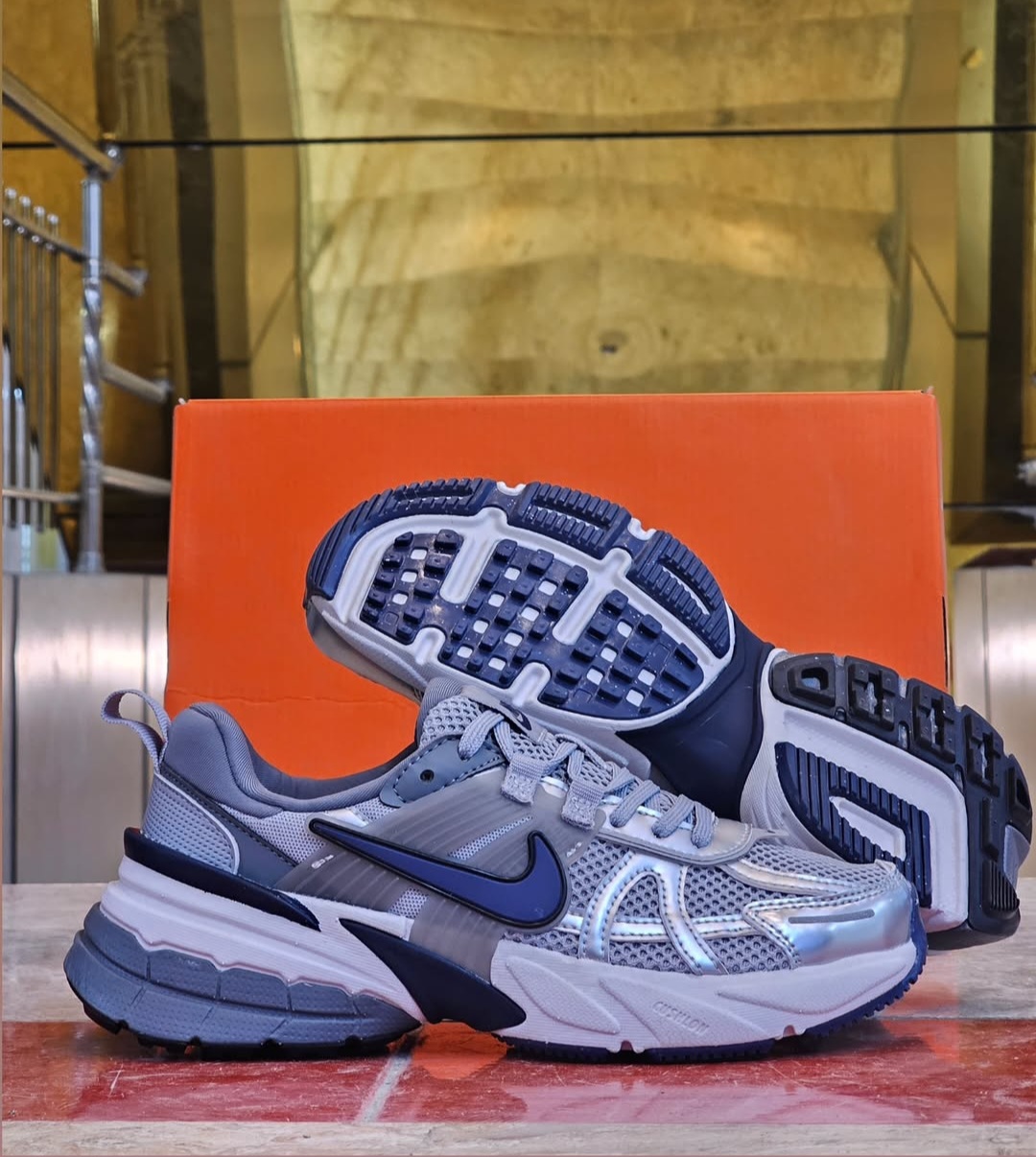 کتونی نایک وی تو کی Nike V2k Run