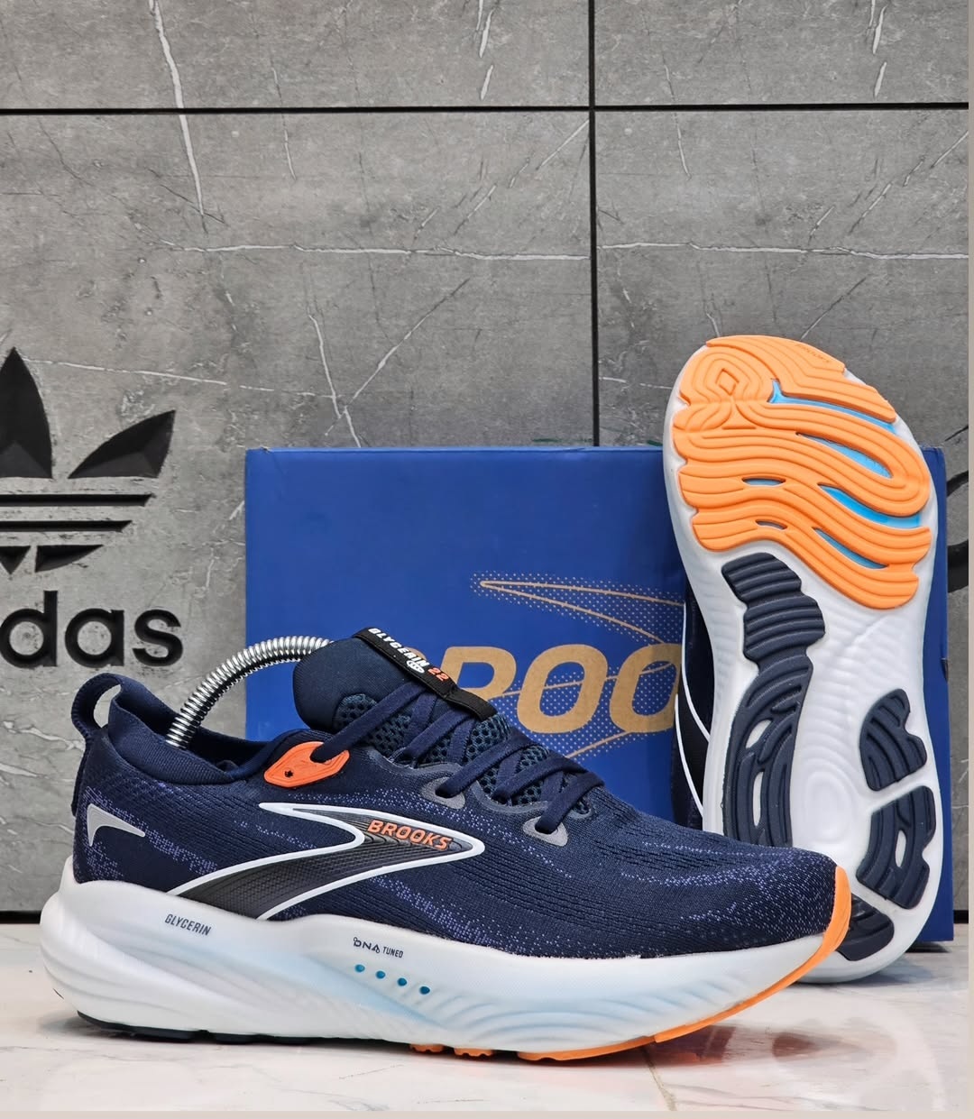 کتونی ویتنامی بروکس گلیسرین ۲۲/Brooks Glycerin GTS 22 /سایز ۴۰ تا ۴۵/ فروش بصورت عمده و تک/مستر کوالیتی ساخت ویتنام/