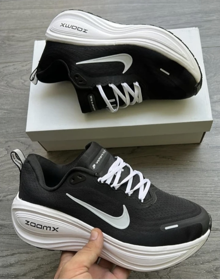 کتونی نایک زوم ومرو پلاس/Nike Air Zoom Vomero Plus