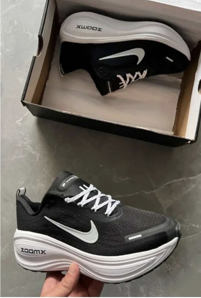 کتونی نایک زوم ومرو پلاس/Nike Air Zoom Vomero Plus