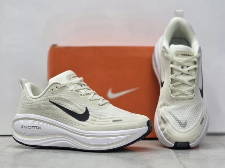 کتونی نایک زوم ومرو پلاس/Nike Air Zoom Vomero Plus