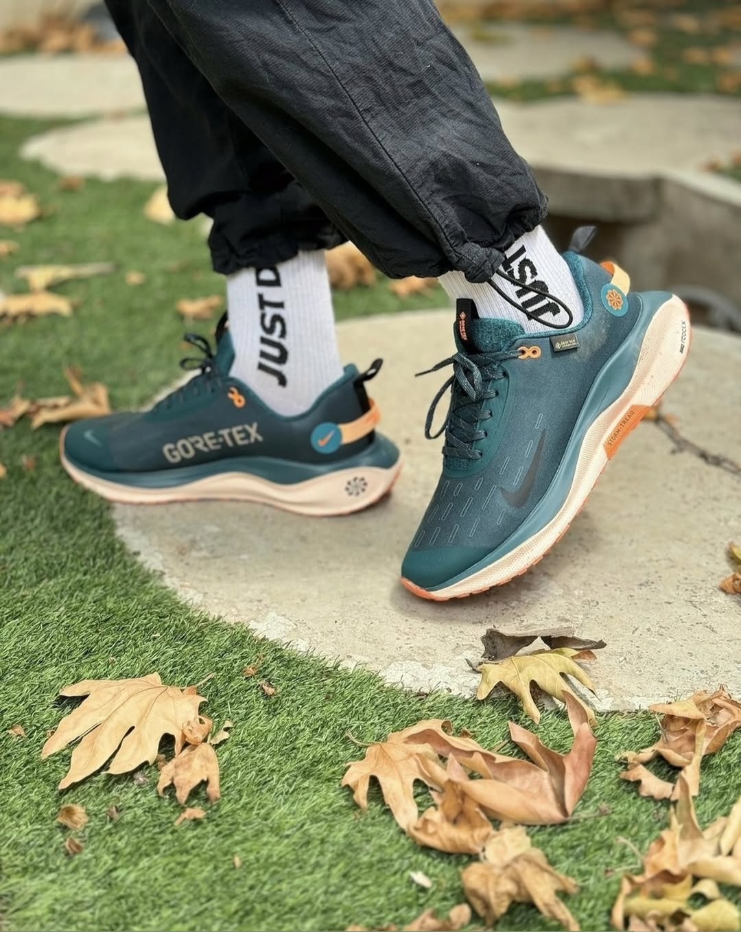 کتونی نایک اینفینیتی گورتکس NIKE lnfinity RN 4 GORE_TEXساخت ویتنام فروش بصورت عمده و تک سایز ۴۰_۴۱_۴۲_۴۳_۴۴_۴۵ ضمانت کالا