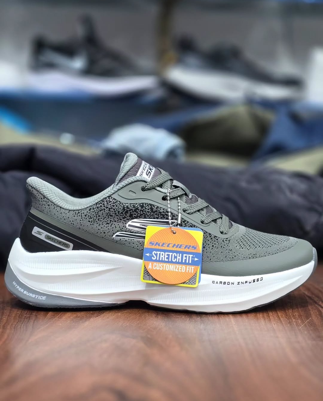 کفش اسکیچرز هایپر بوس skechers Hyper Burst ساخت ویتنام