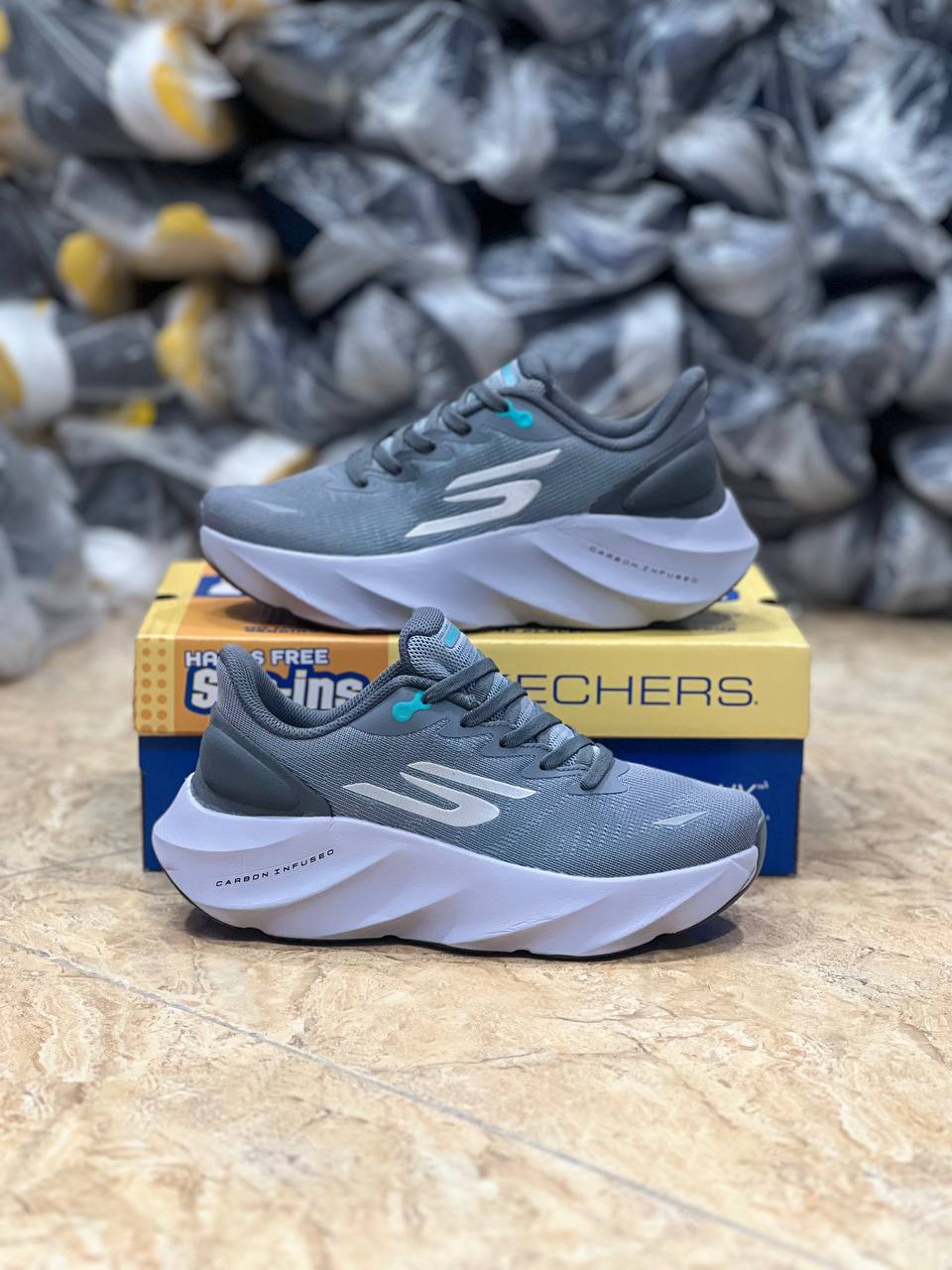 کتونی اسکیچرزSkechers Aeru Burst/ ساخت ویتنام /نرم و سبک و راحت/سایز ۴۰تا ۴۵/فروش عمده و تک