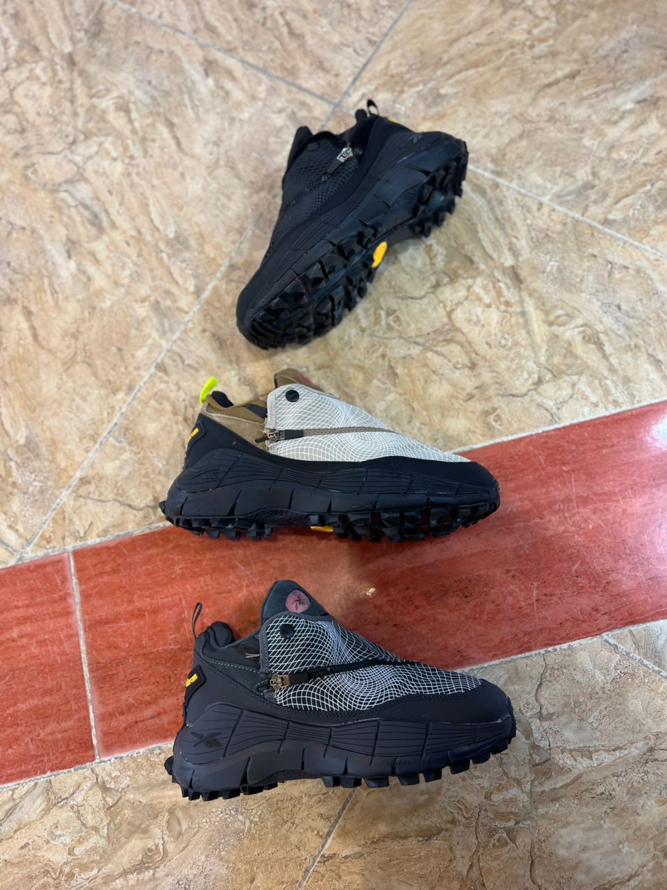 کفش ریبوک دولایه Reebok zig kinetica ساخت ویتنام ضد آب و گورتکس زیره ویبرام سایز ۴۰ تا ۴۵ فروش عمده و تک ضمانت کالا