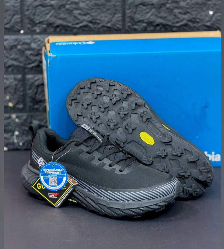 کتونی کلمبیا /Columbia GORE-TEX Vietnam/ زیره ویبرام / رویه گورتکس / ضمانت کیفیت کالا / سایز ۴۰ الی ۴۵