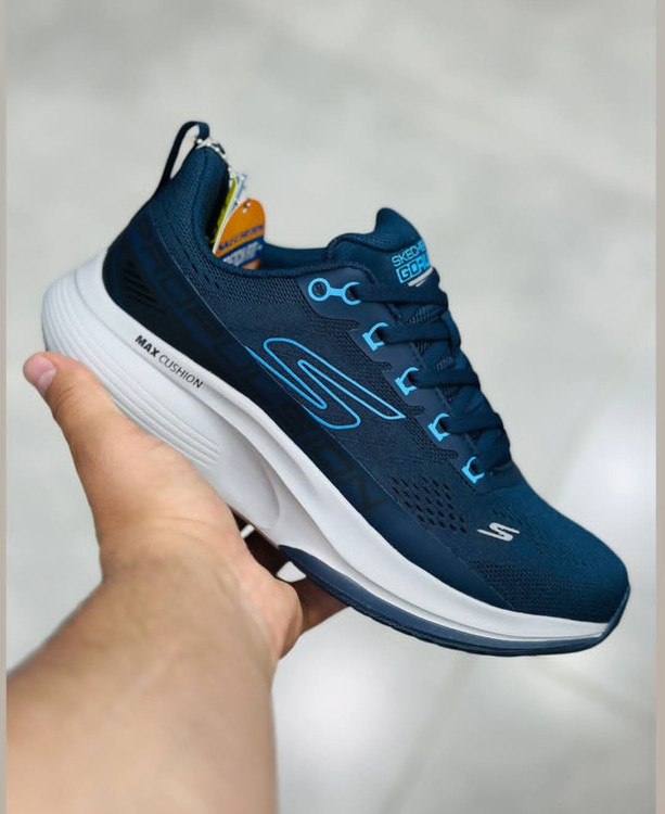 کتونی اسکیچرزمکس کویشن/Skechers max cushioning