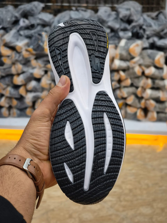 کتونی اسکیچرزمکس کویشن/Skechers max cushioning