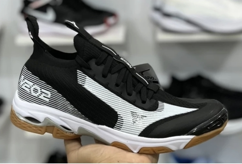 کتونی میزانو وایو لایتنینگ نئو 2/ Mizuno Wave Lightning Neo 2 Volleyball Shoes/ساخت ویتنام/سایز ۴۰ تا ۴۵/فروش عمده و تک