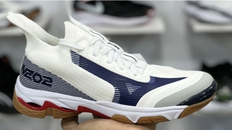 کتونی میزانو وایو لایتنینگ نئو 2/ Mizuno Wave Lightning Neo 2 Volleyball Shoes/ساخت ویتنام/سایز ۴۰ تا ۴۵/فروش عمده و تک