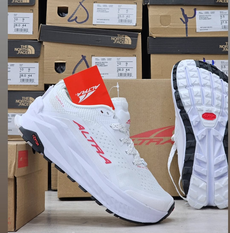 کتونی الترا مدل المپوس ۶/ altra Olympus 6/ساخت ویتنام