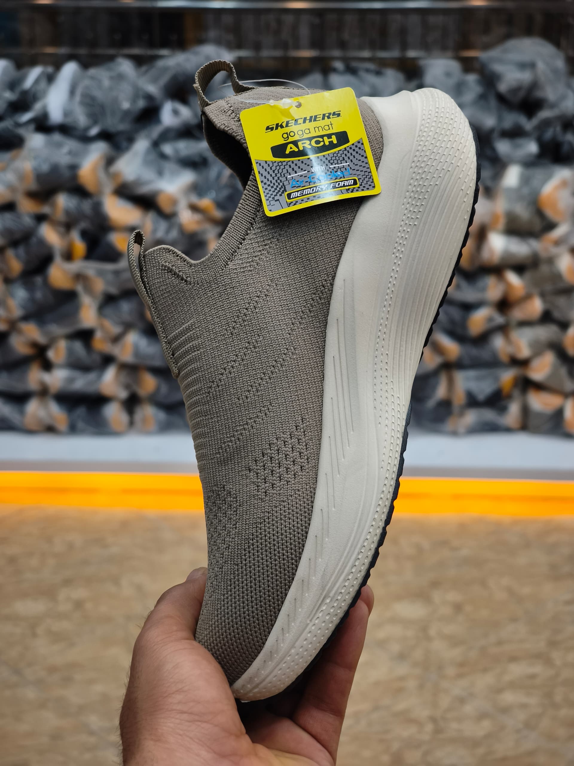 کتونی اسکیچرز طبی بدون بند/ساخت ویتنام/Skechers Max Cushioning