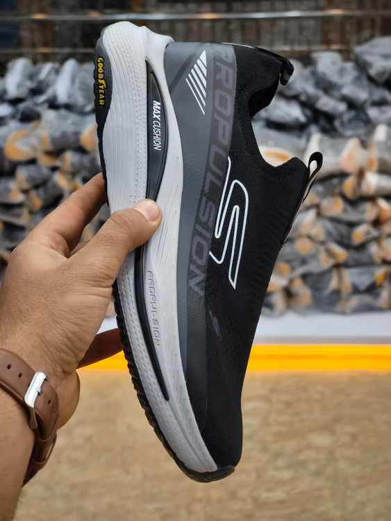کتونی اسکیچرز طبی بدون بند/ساخت ویتنام/Skechers Max Cushioning
