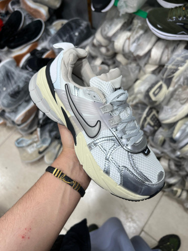 کتونی نایک وی تو کی ساخت ویتنام Nike V2k Run