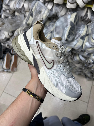 کتونی نایک وی تو کی ساخت ویتنام Nike V2k Run