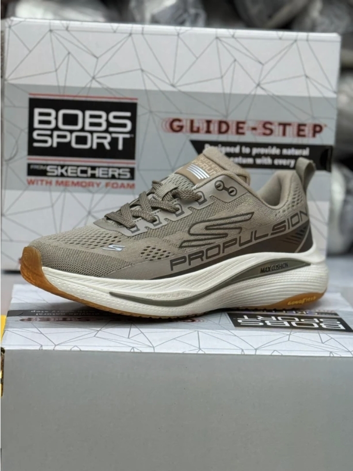 کتونی اسکیچرزپرو پولسیون مکس کویشن/Skechers max cushioning /