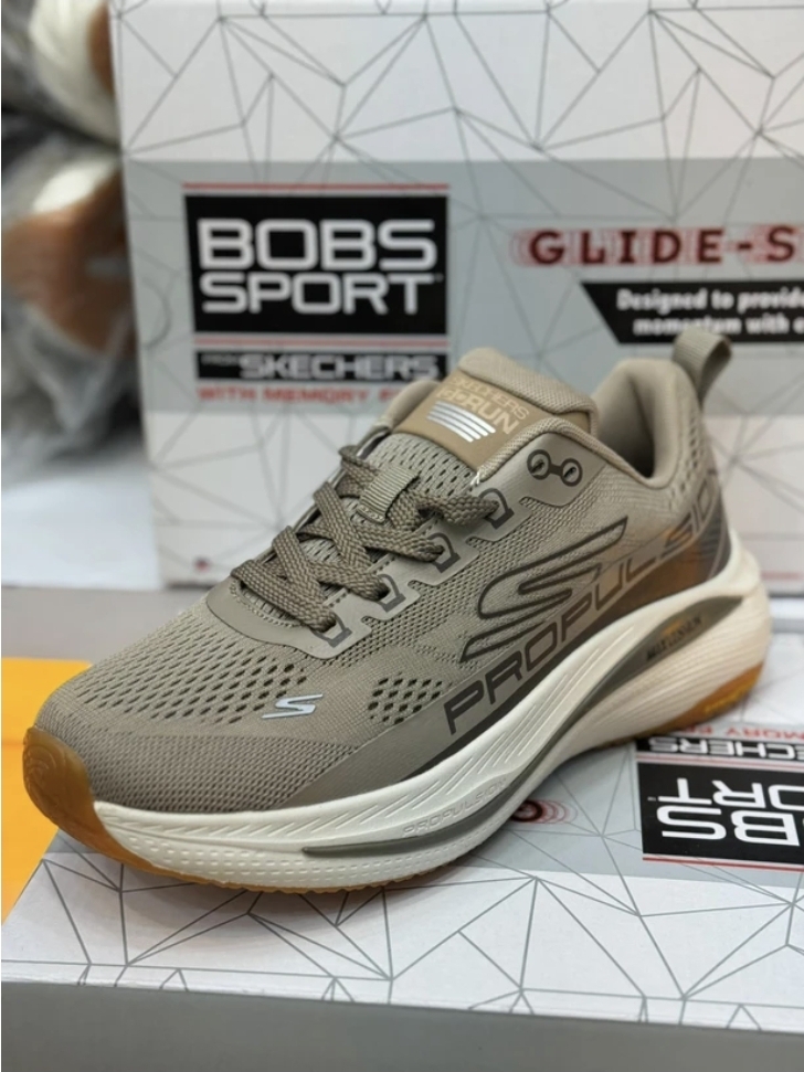 کتونی اسکیچرزپرو پولسیون مکس کویشن/Skechers max cushioning /