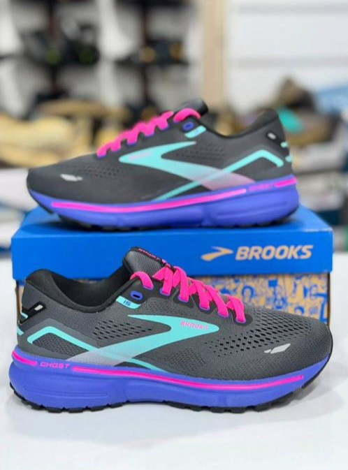 کتونی بروکس گاست ۱۵/ساخت ویتنام/Brooks Ghost 15